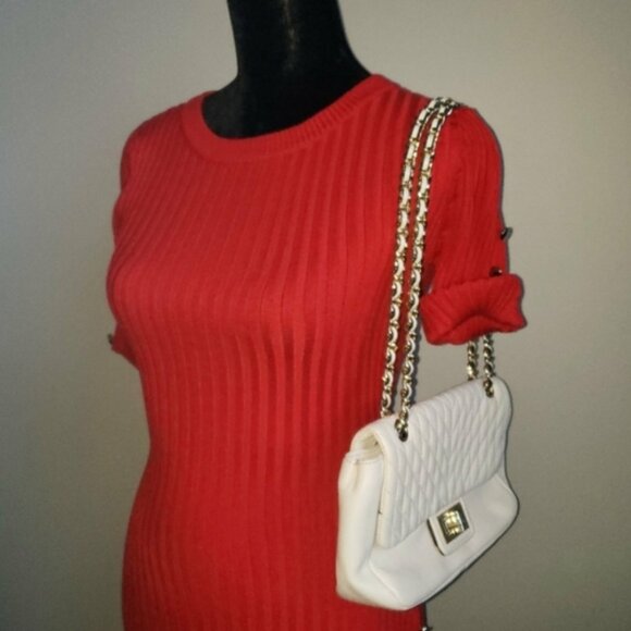 Red knitted dress - Picture 5 of 7